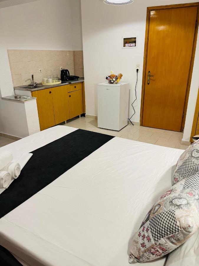 Anastasia Apartment Afantou Bagian luar foto